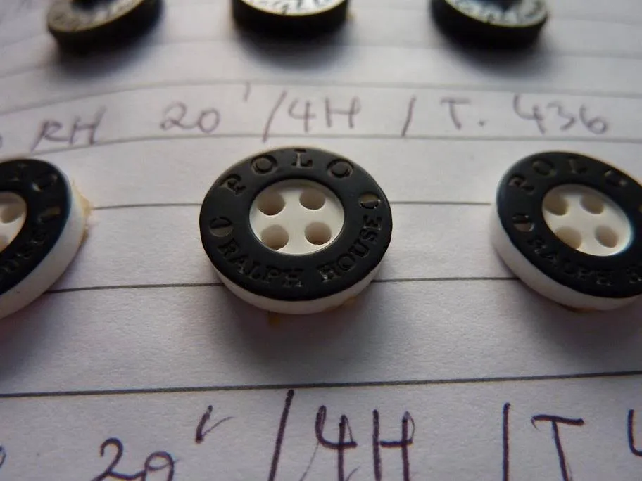 Kancing custom model flat